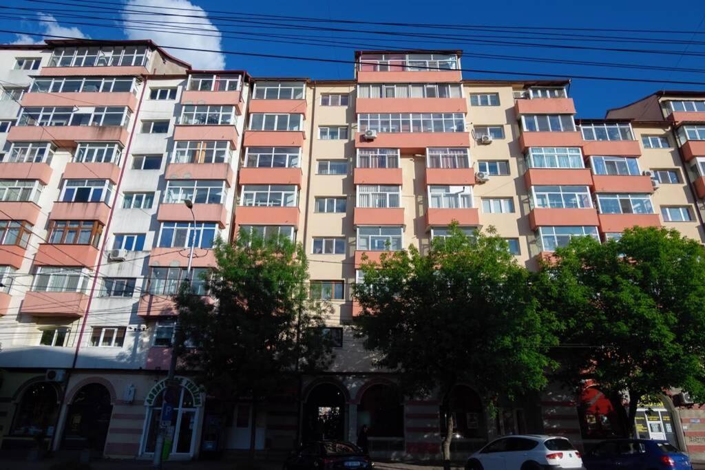 Studio With A View In City Center Targoviste Exterior photo